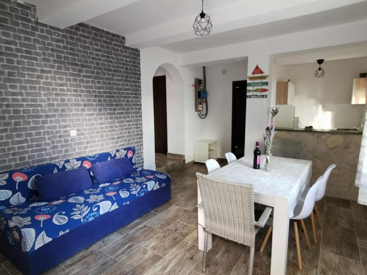 Villa Kuca Za Odmor Obitelji Pedisic Banj Esterno foto
