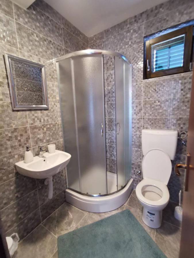 Villa Kuca Za Odmor Obitelji Pedisic Banj Esterno foto